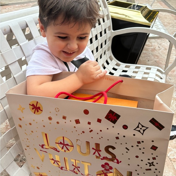 LIKE THIS TO BE NOTIFIED WHEN I GO LIVE 🥰 - Picture 4 of 6